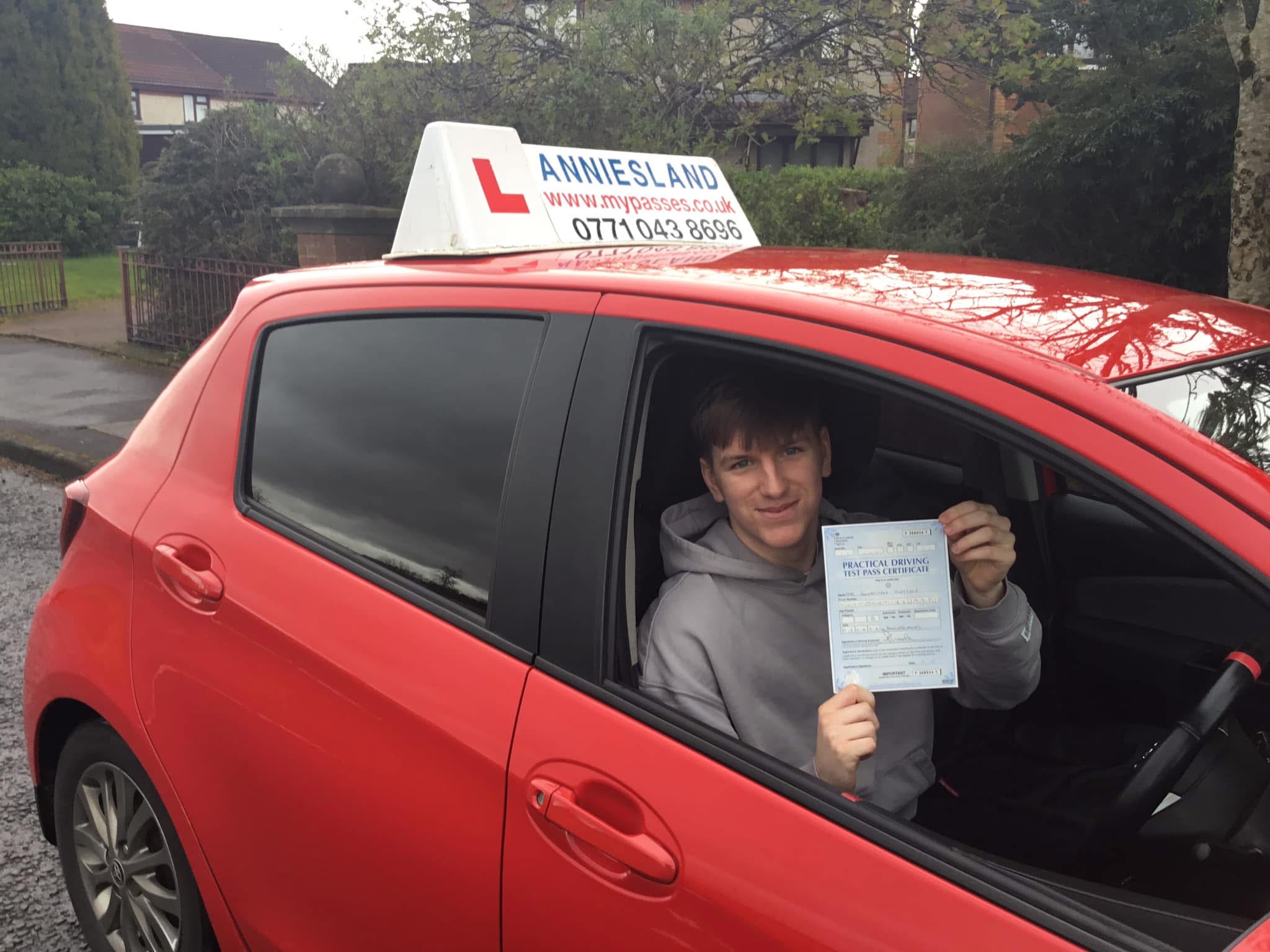 Jonathan Hutton successfully passed their driving test with Anniesland Driving School