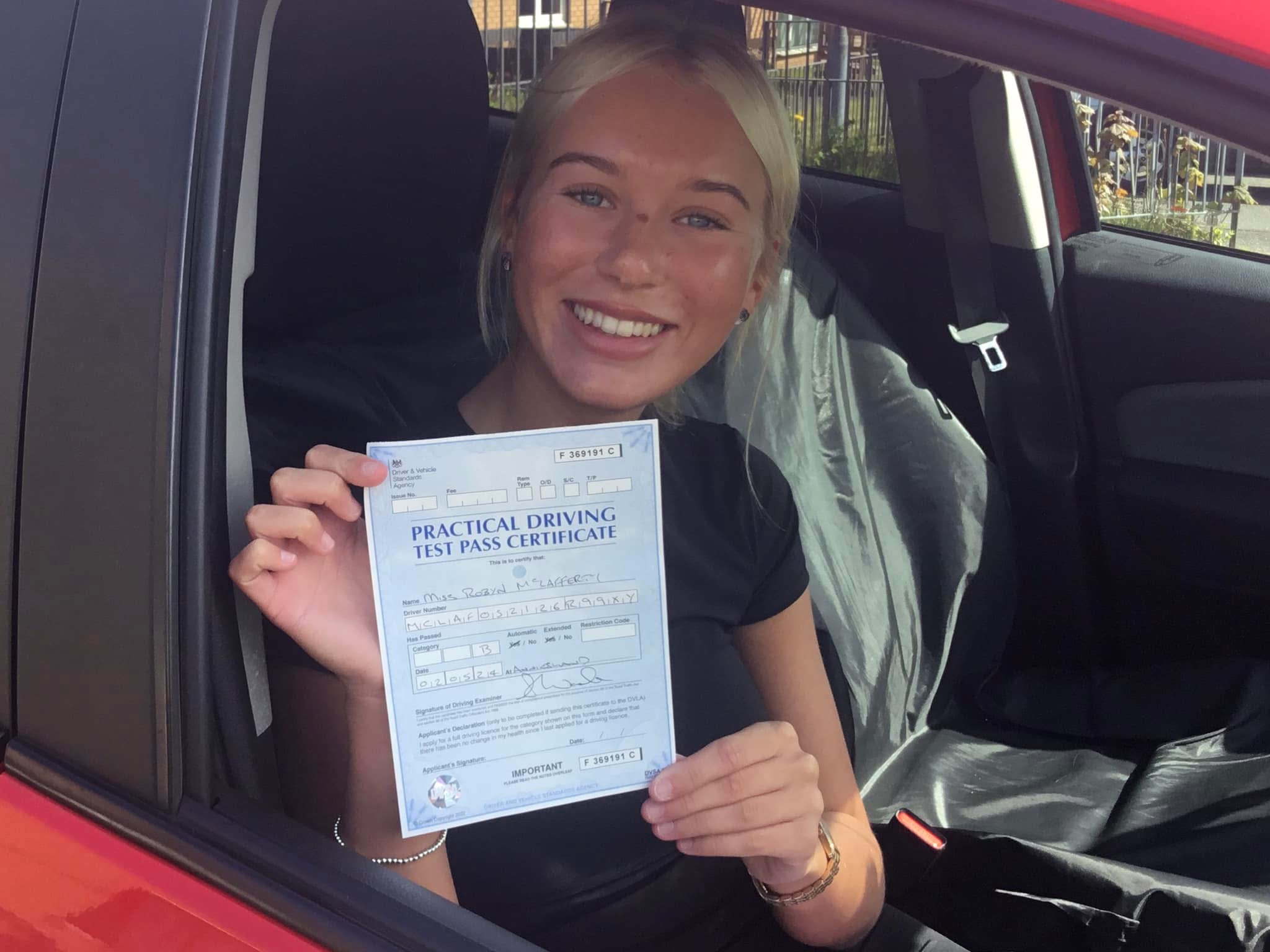 Robyn Mc Lafferty successfully passed their driving test with Anniesland Driving School