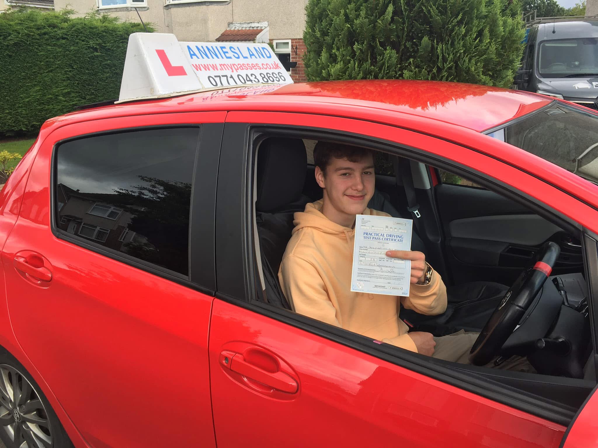Jack McVey successfully passed their driving test with Anniesland Driving School