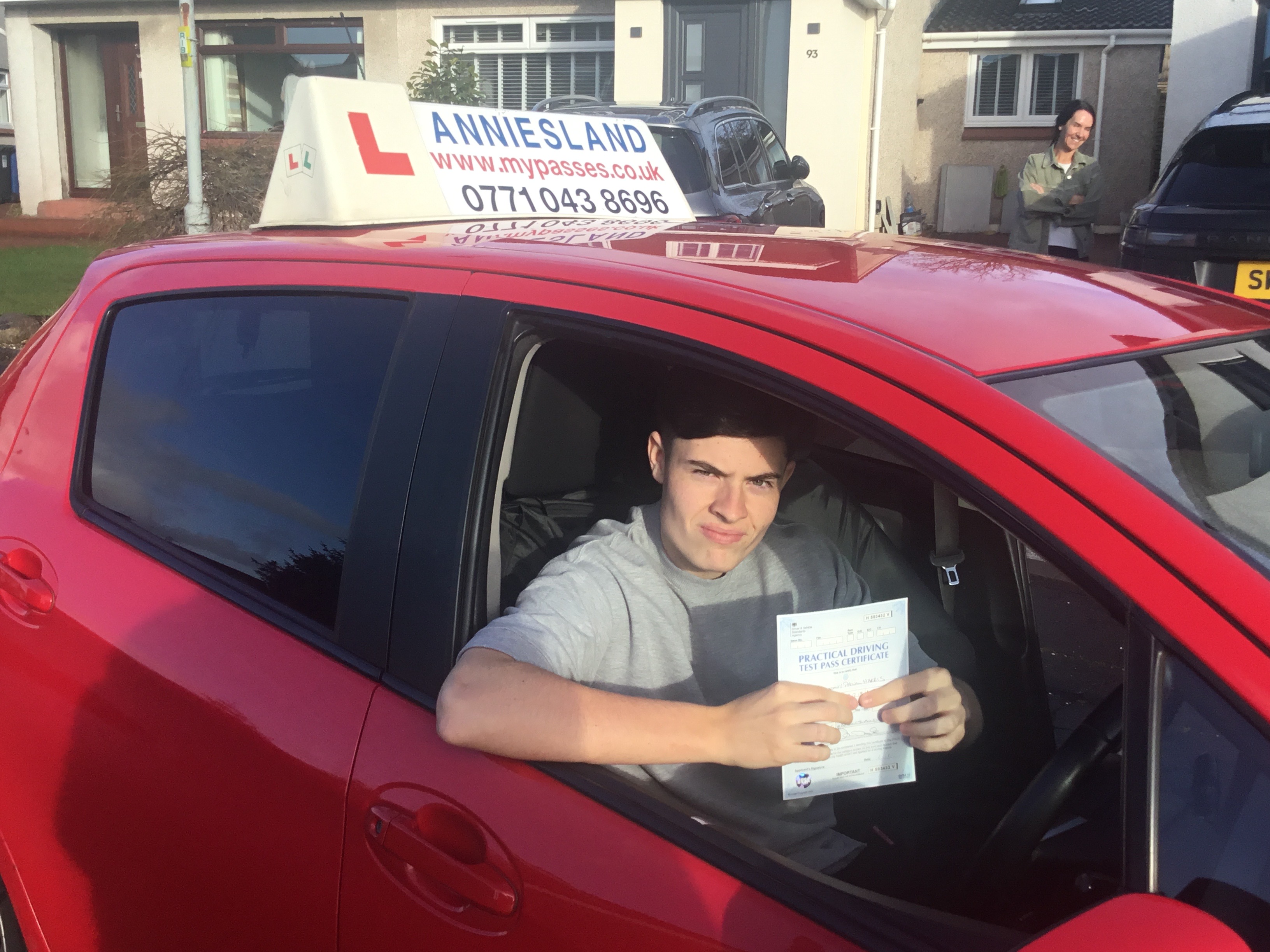 Anthony Harris successfully passed their driving test with Anniesland Driving School