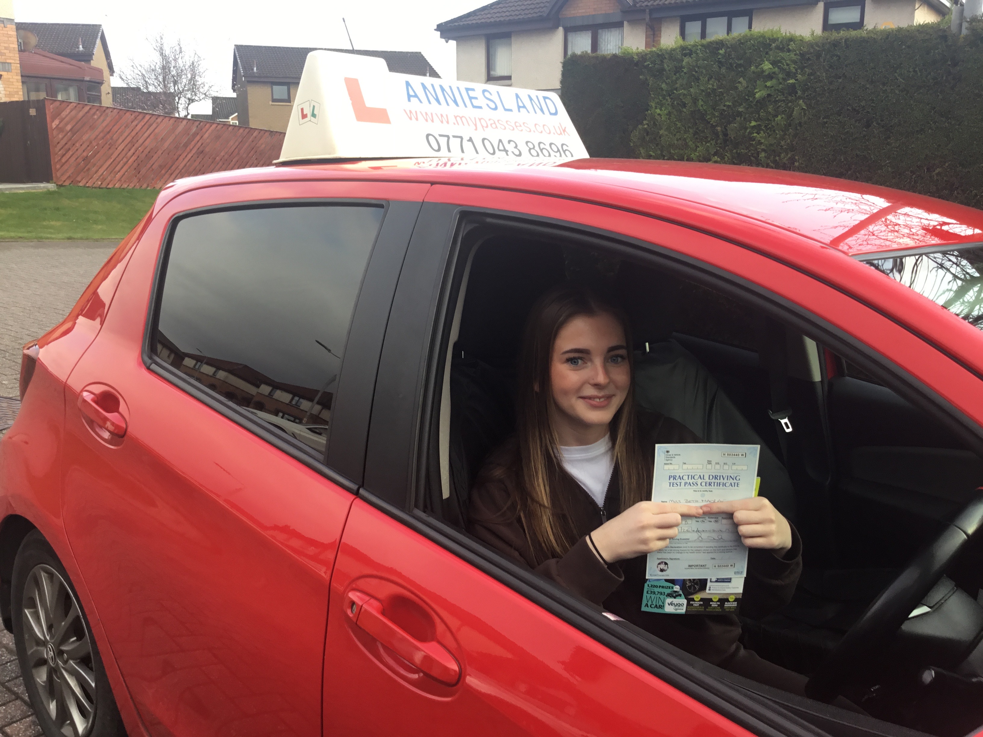 Beth MaCrae successfully passed their driving test with Anniesland Driving School