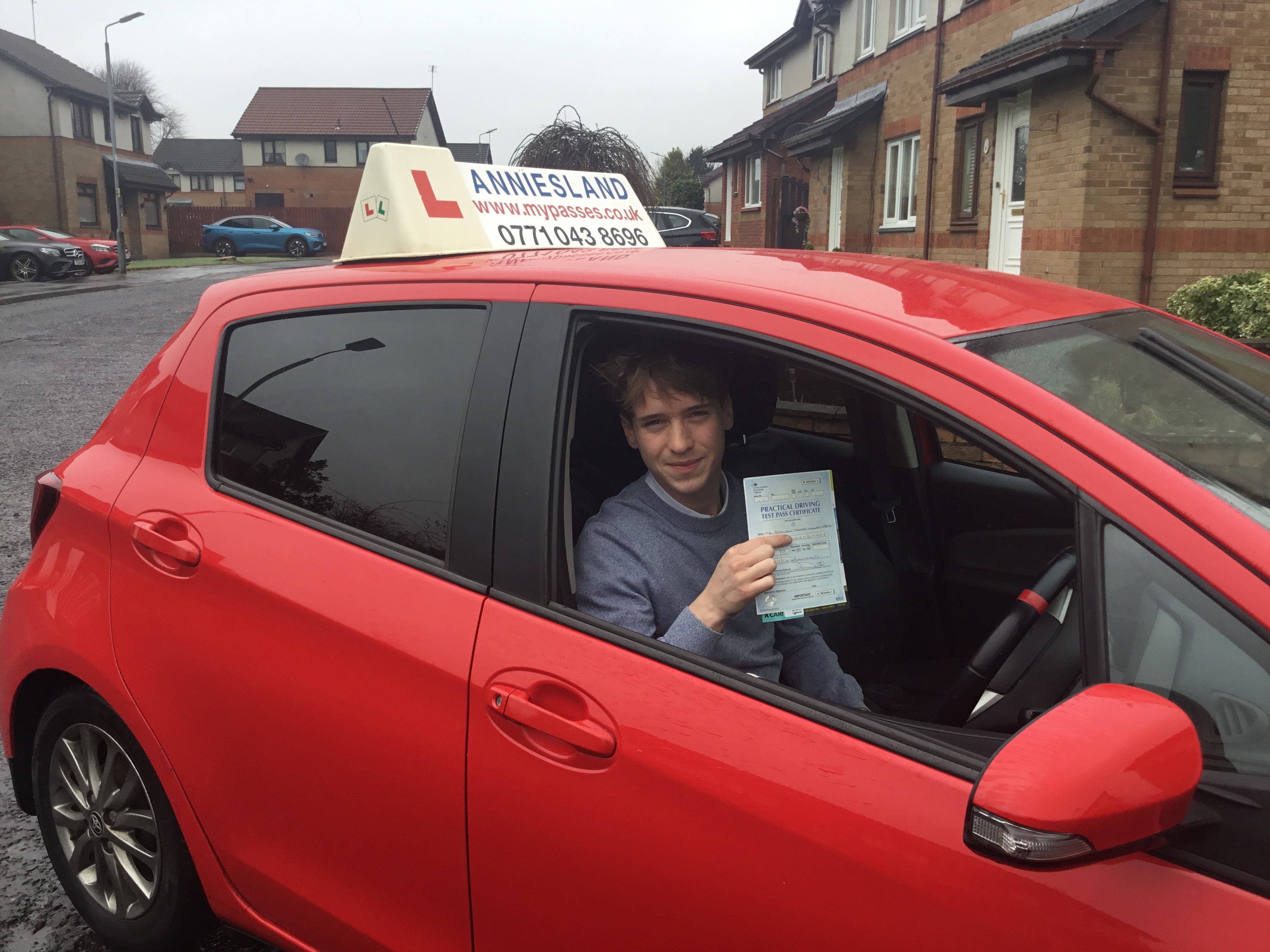 Declan MaGee successfully passed their driving test with Anniesland Driving School