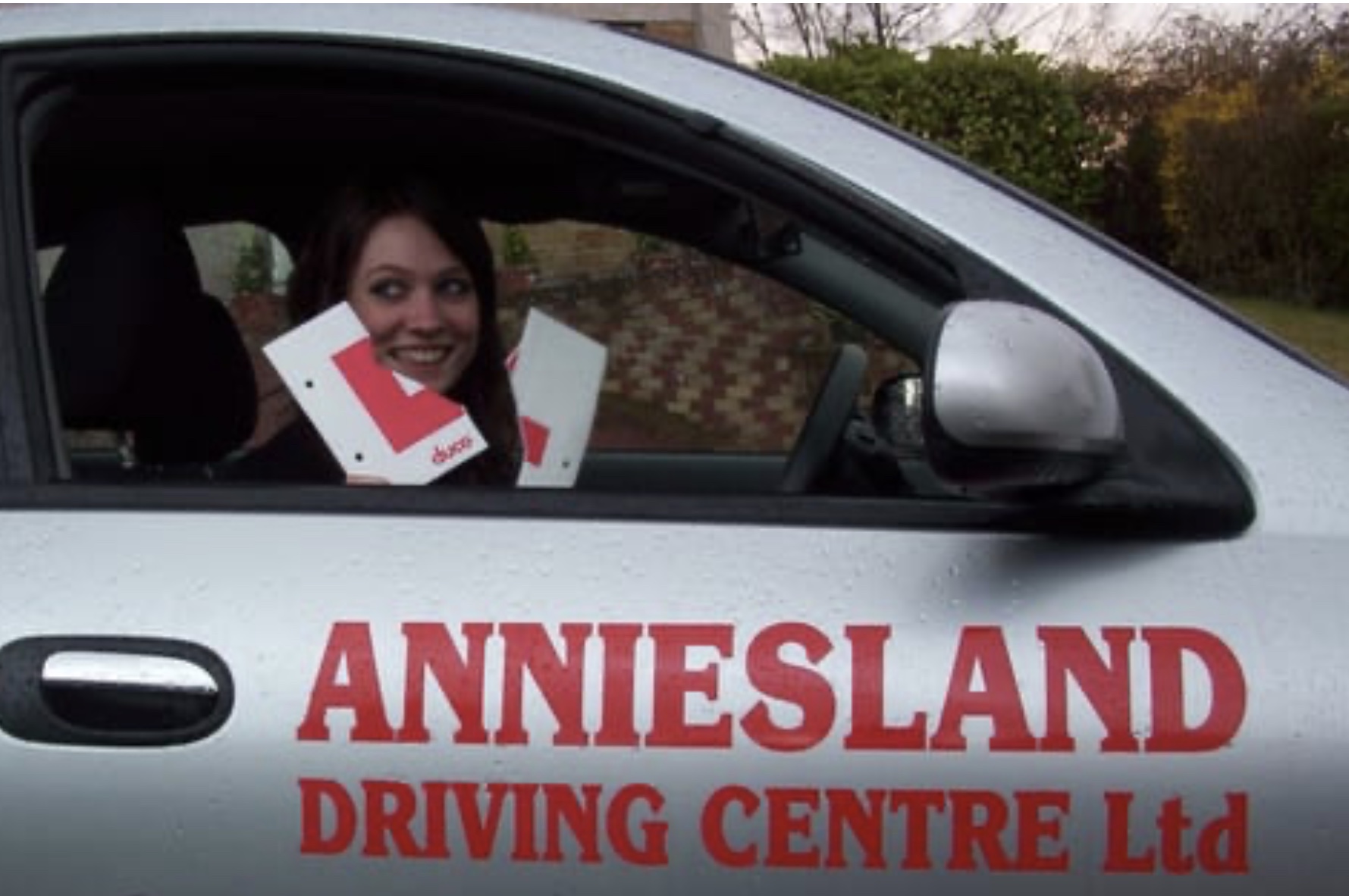 Alex cummings recently passed their driving test with Anniesland Driving School